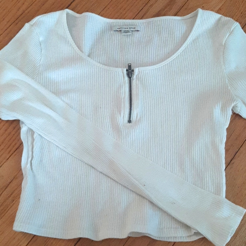 White hollister half zip up